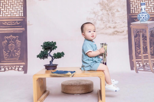 迁安市宝宝眼睛肿是什么原因